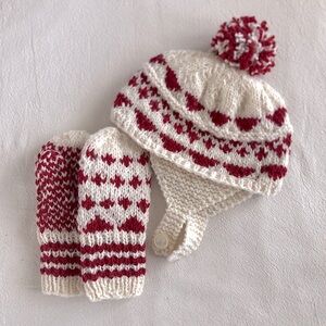Newfoundland Hand-Knitted Hat and Mittens Set New